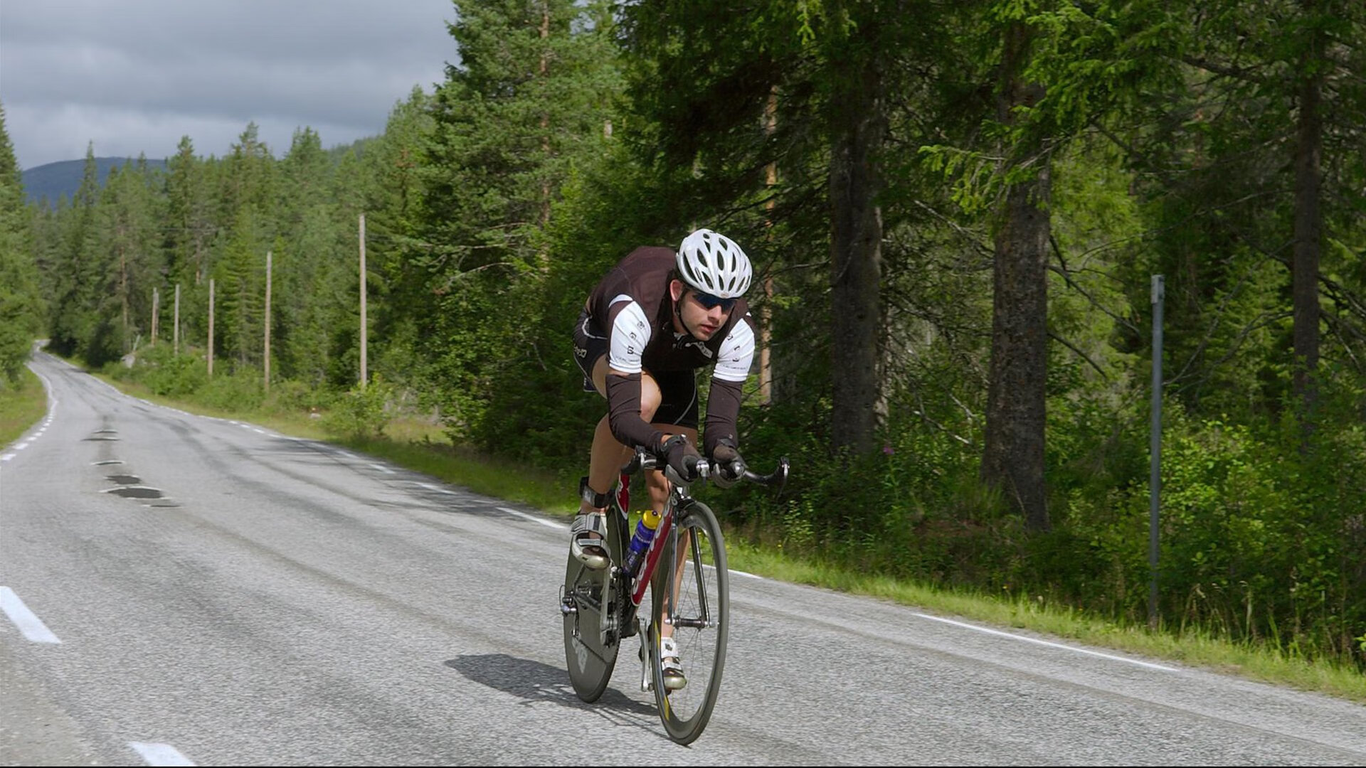 开云体育官网-雷霆收割鹈鹕，米切尔，那个在风暴眼中微笑的关键先生  第2张